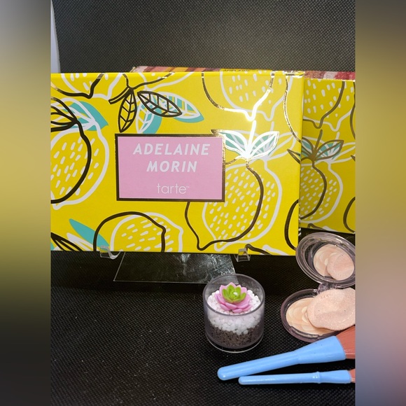 Tarte x Adelaine Morin Eye & Cheek Palette - Picture 2 of 7